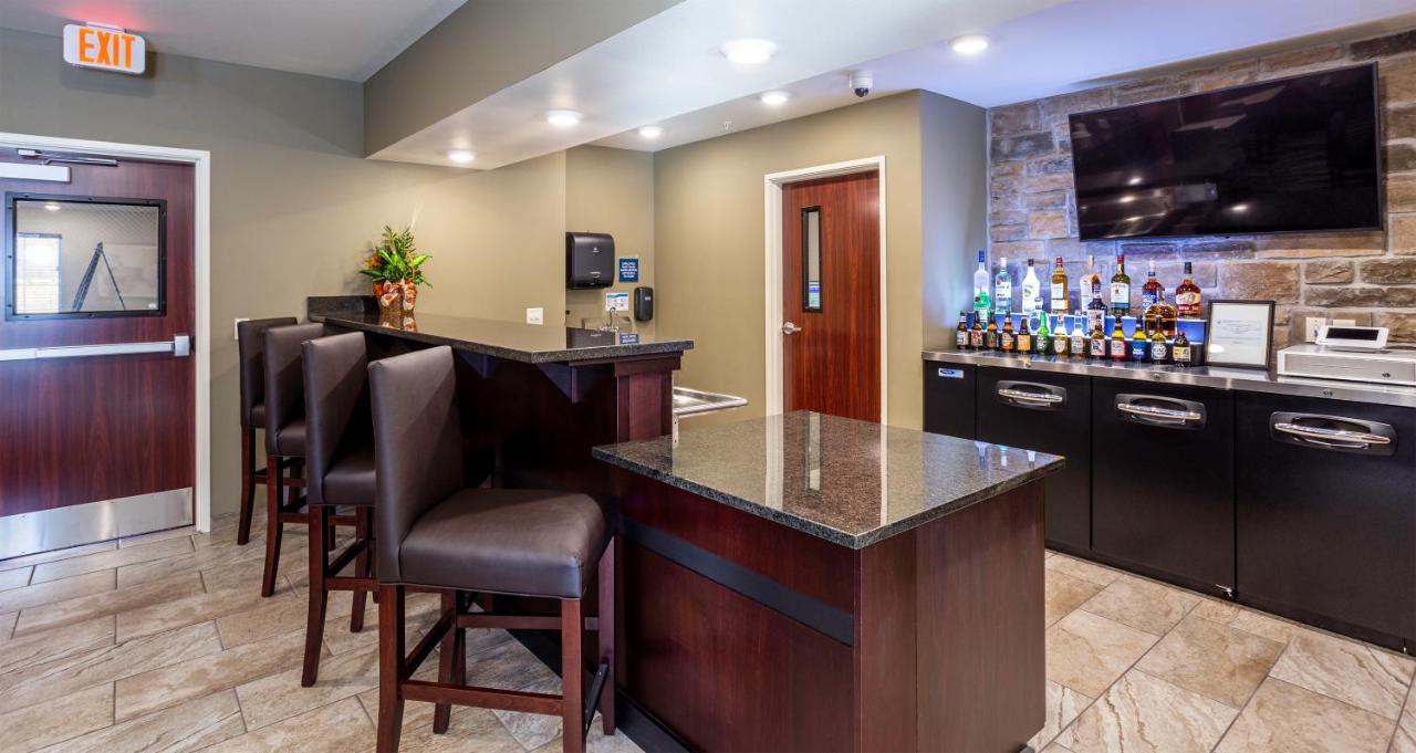 Cobblestone Inn & Suites - Brookville Exteriör bild